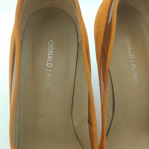 Donald J Pliner Bella Suede/Vinyl Heels Size 9 - Picture 7 of 14